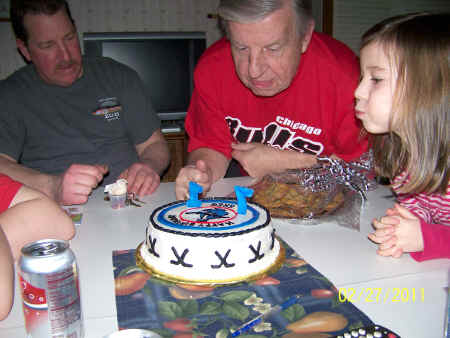 2011-02-27-party 032.jpg (858904 bytes)