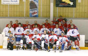 team-reff1.JPG (108635 bytes)