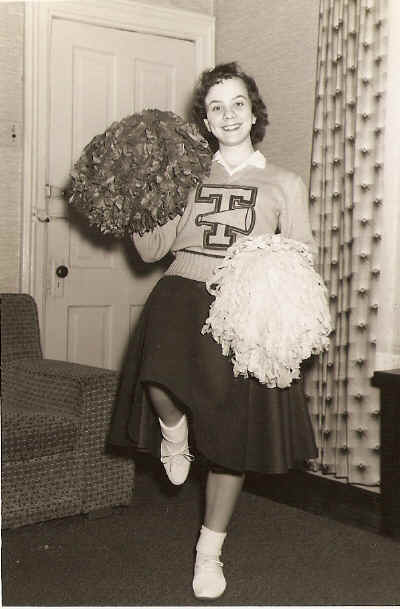 carolyn.jpg (280274 bytes)