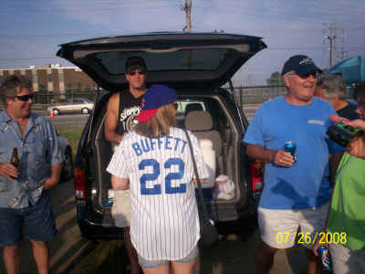 buffett08-07-26 024.JPG (1208123 bytes)