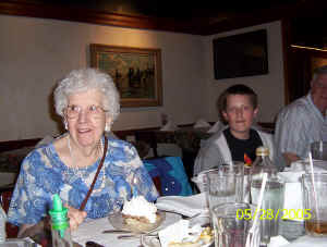 moms92nd 006.jpg (308828 bytes)