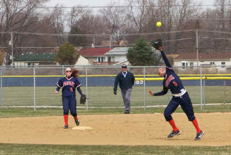 becka-catch.jpg (266436 bytes)