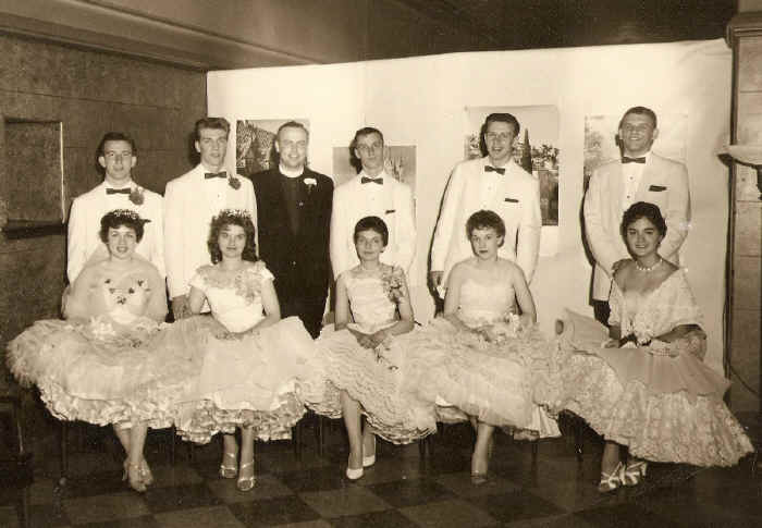 1958Prom.jpg (200896 bytes)