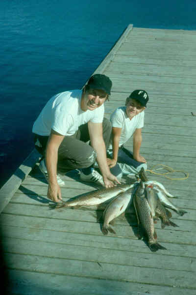 fishing0.jpg (354984 bytes)